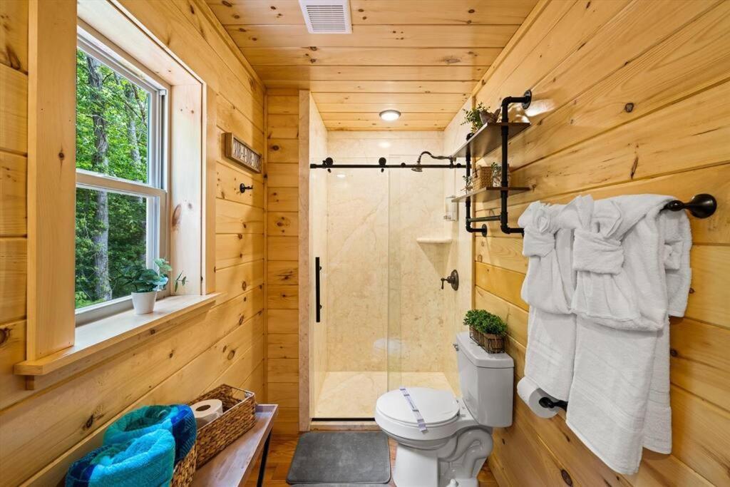 Luxury 4Br Cabin In Gatlinburg With Views Hot Tub With Private Deck Game Room Most Popular Coffee Bar Perfect For Family Getaway Tennis Courts Infant Crib And Karaoke System Eksteriør bilde