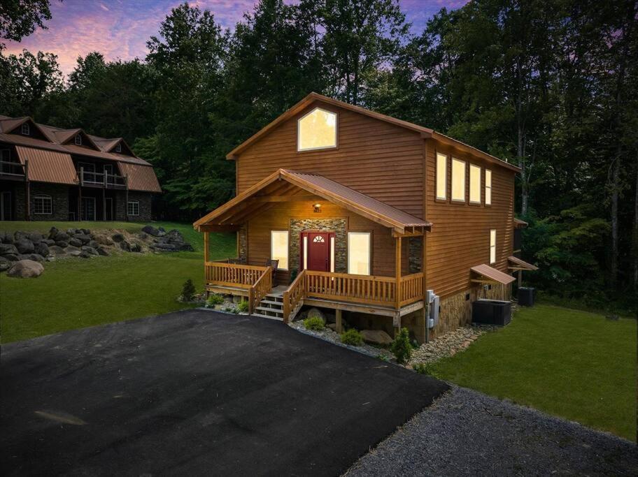 Luxury 4Br Cabin In Gatlinburg With Views Hot Tub With Private Deck Game Room Most Popular Coffee Bar Perfect For Family Getaway Tennis Courts Infant Crib And Karaoke System Eksteriør bilde