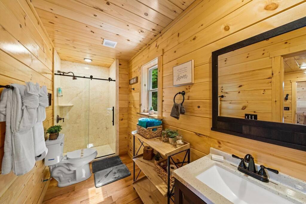Luxury 4Br Cabin In Gatlinburg With Views Hot Tub With Private Deck Game Room Most Popular Coffee Bar Perfect For Family Getaway Tennis Courts Infant Crib And Karaoke System Eksteriør bilde